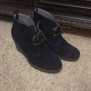 New navy blue Sperry booties